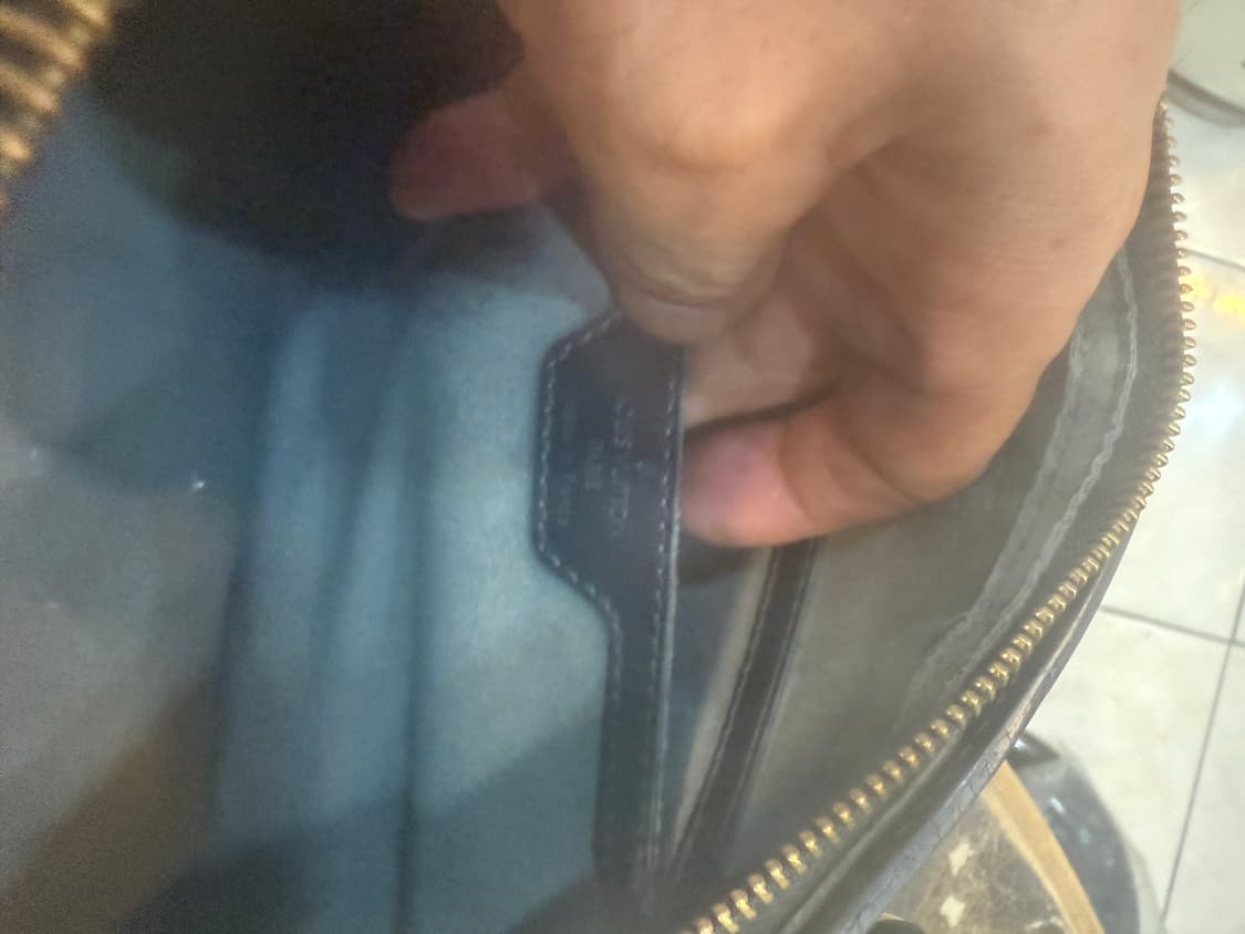 정품 루이비통 에삐 수플로 숄더백 팝니다 상품이미지8