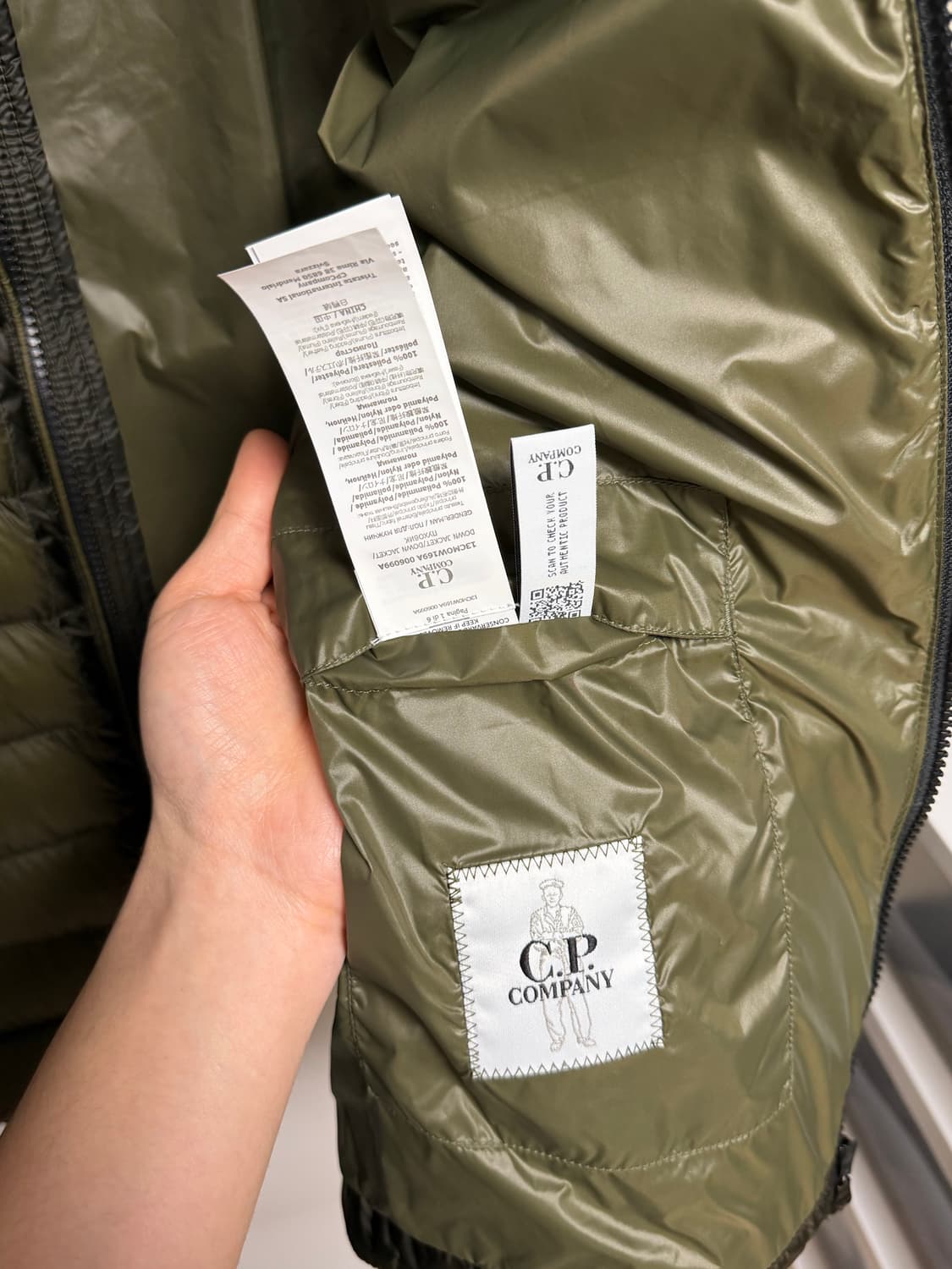 씨피컴퍼니 디디쉘 경량패딩 상품이미지4