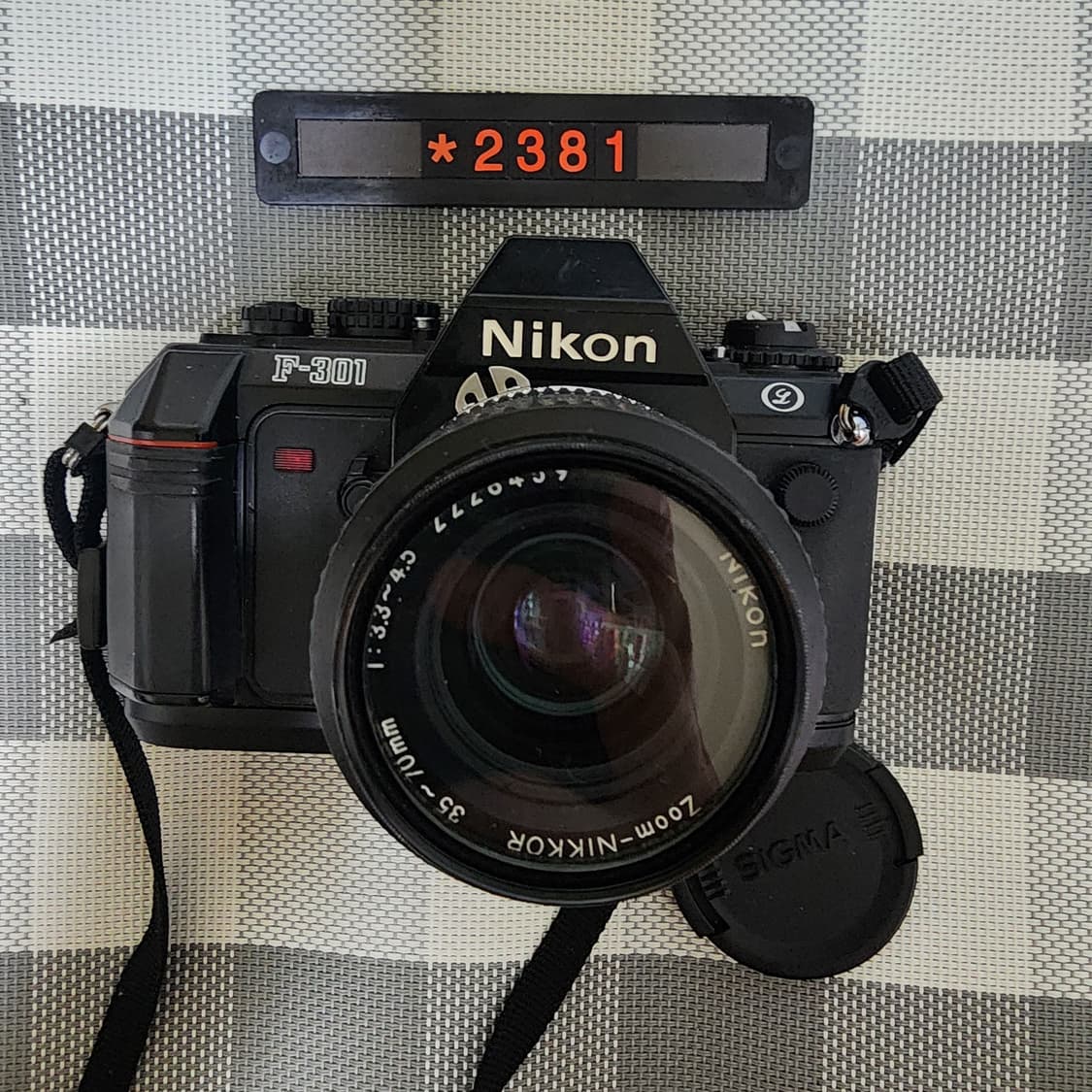 니콘 F-301 필름카메라 35-70mm 줌렌즈 상품이미지1