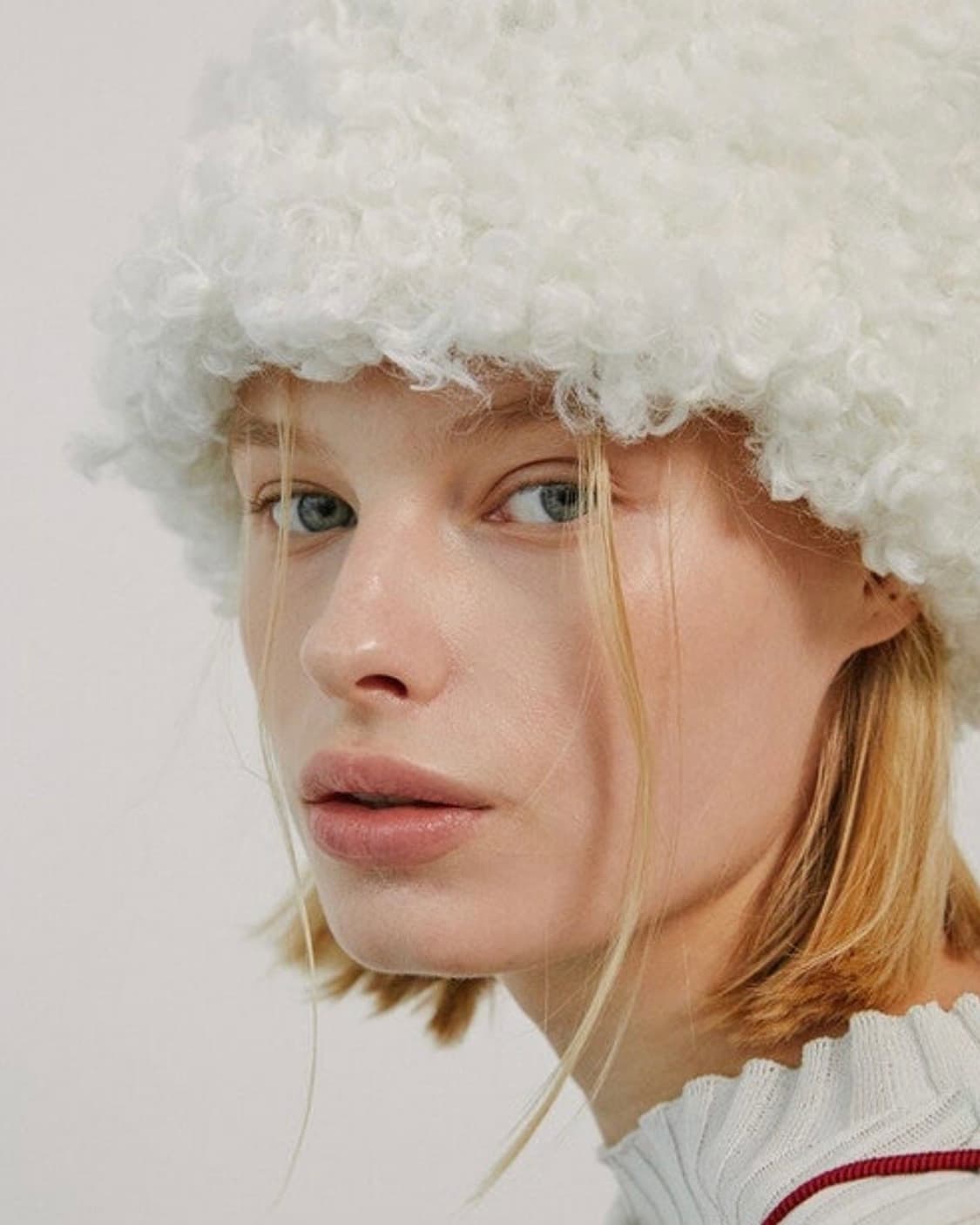 어썸니즈 law lampshade hat(리사 착용) 상품이미지2