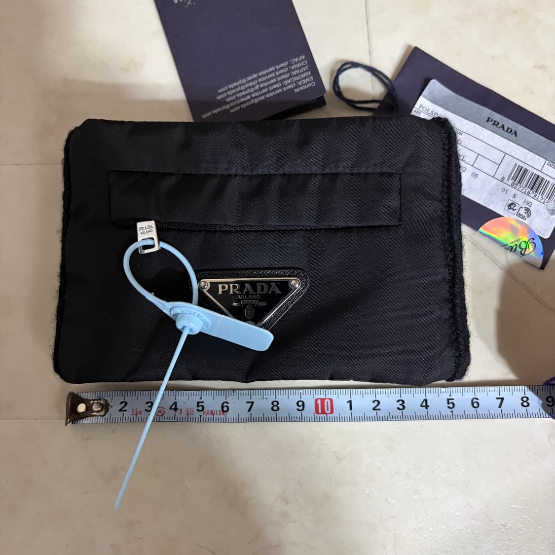 [새상품]프라다 로고 니트 밴드 카드지갑 XL 상품이미지6