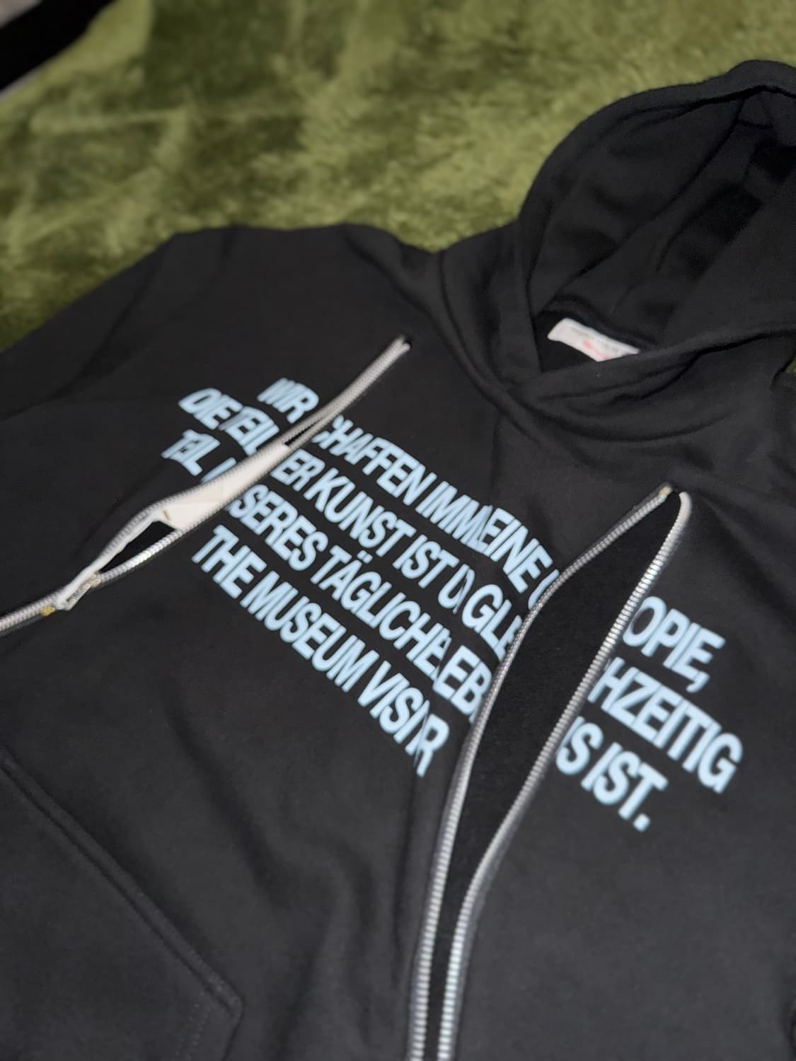 [L] 더뮤지엄비지터 컷아웃 지퍼 후디 후드티 블랙 상품이미지4