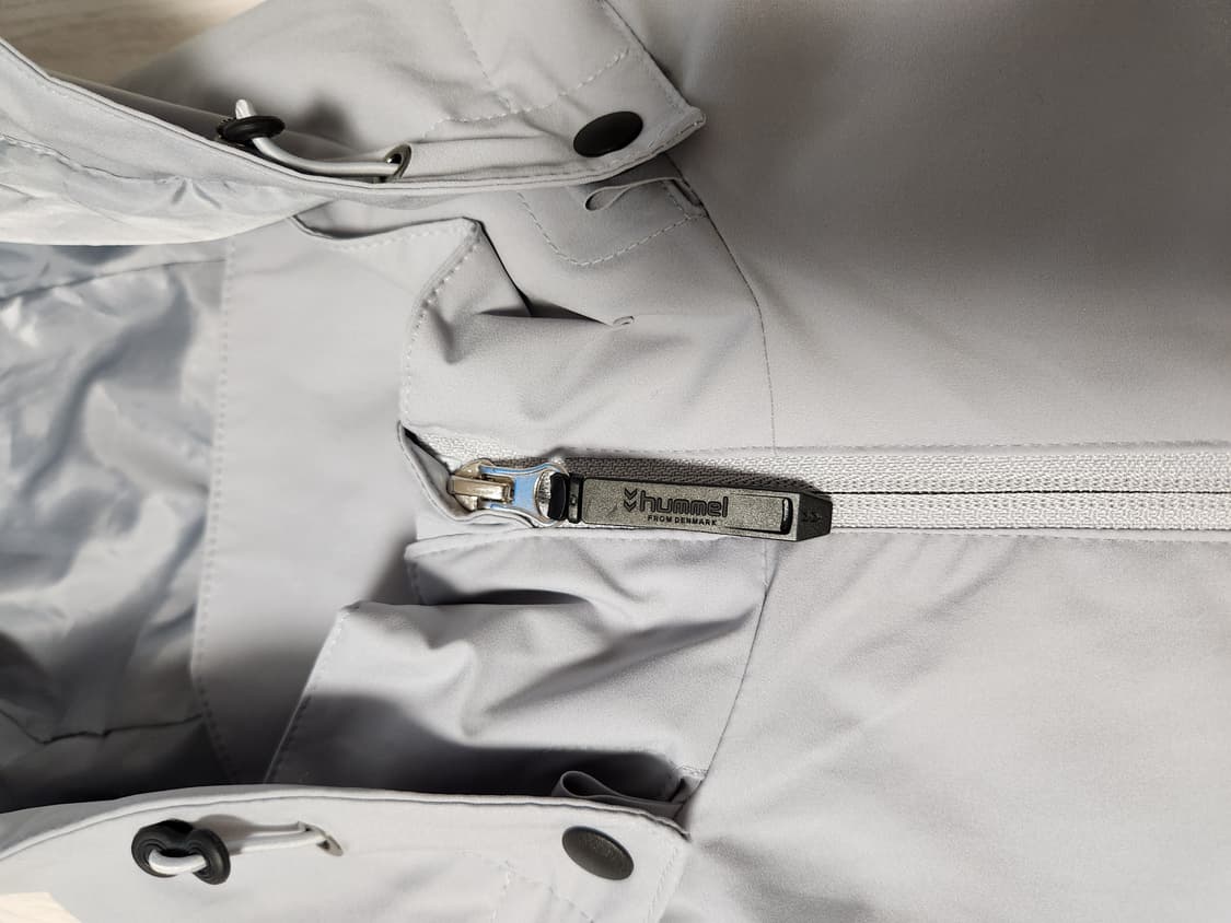 험멜 바람막이 사이즈100 (새상품급,미사용)

오염 하자 없이 깨끗해요 상품이미지5