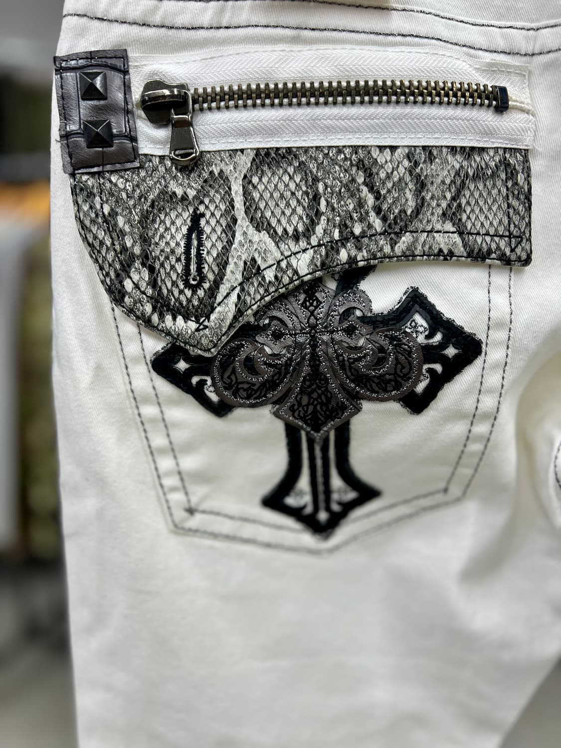 화이트 뱀피 포인트 가죽 PANT  상품이미지4