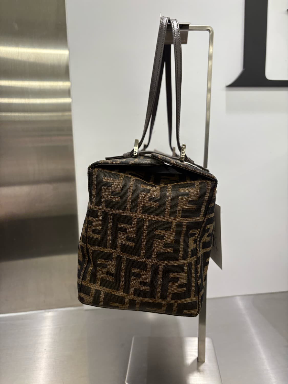 펜디 주카 패턴 캔버스 스퀘어백 상품이미지5