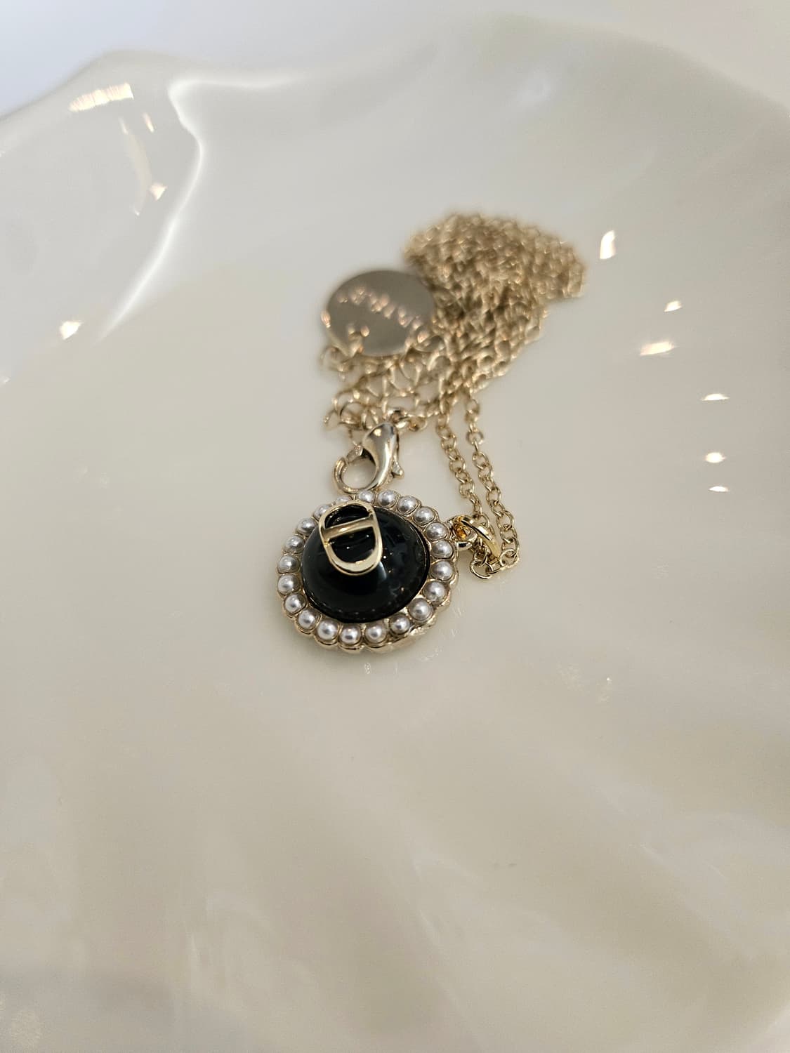 디올 업사이클링 블랙스톤 진주 목걸이 상품이미지4