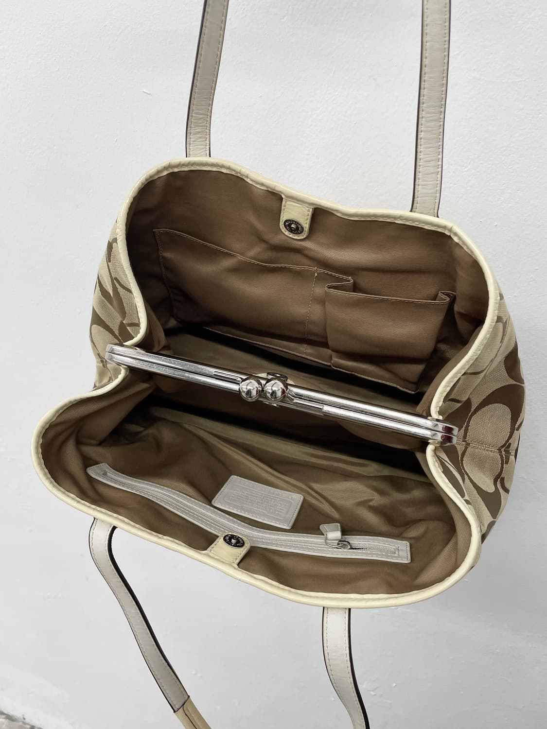 코치 자카드 시그니처 숄더백  상품이미지5