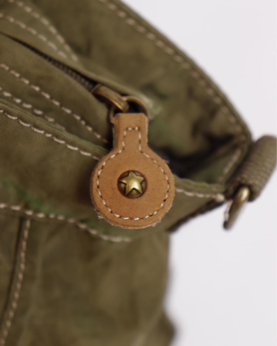 [KIPLING] 퍼 트리밍 멀티 포켓 2WAY 토트백 상품이미지6