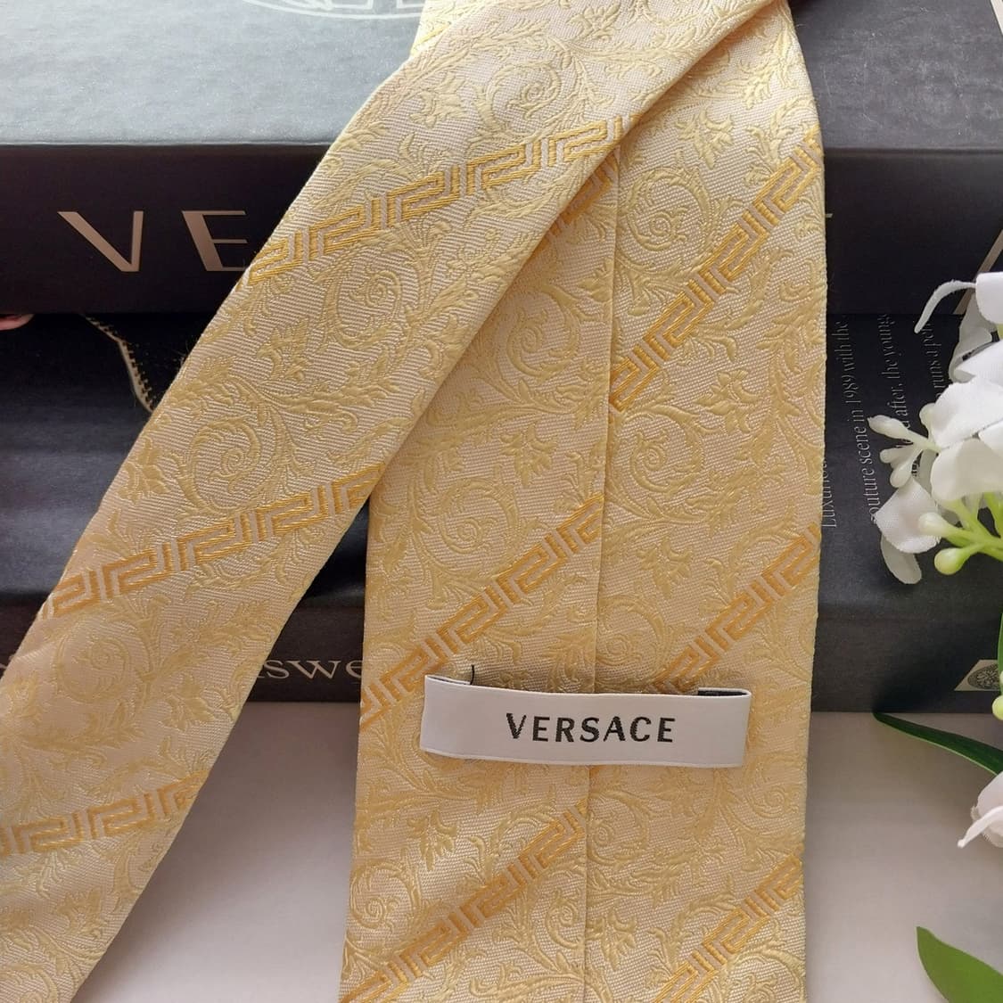 베르사체 실크 로고 문양 자카드 넥타이 8.7cm A+등급 K1837
 상품이미지5