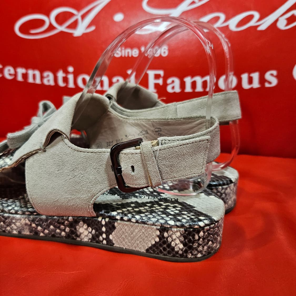 Kennel & Schmenger 파이톤 테슬 스웨이드 샌들 상품이미지3