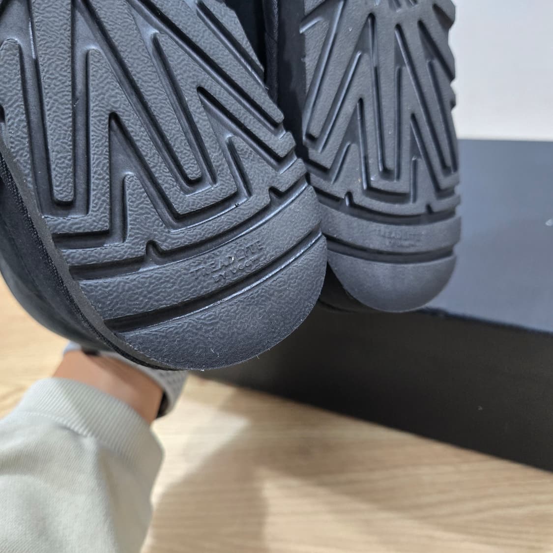 260 UGG 어그 남성용 클래식 미니 블랙  상품이미지9