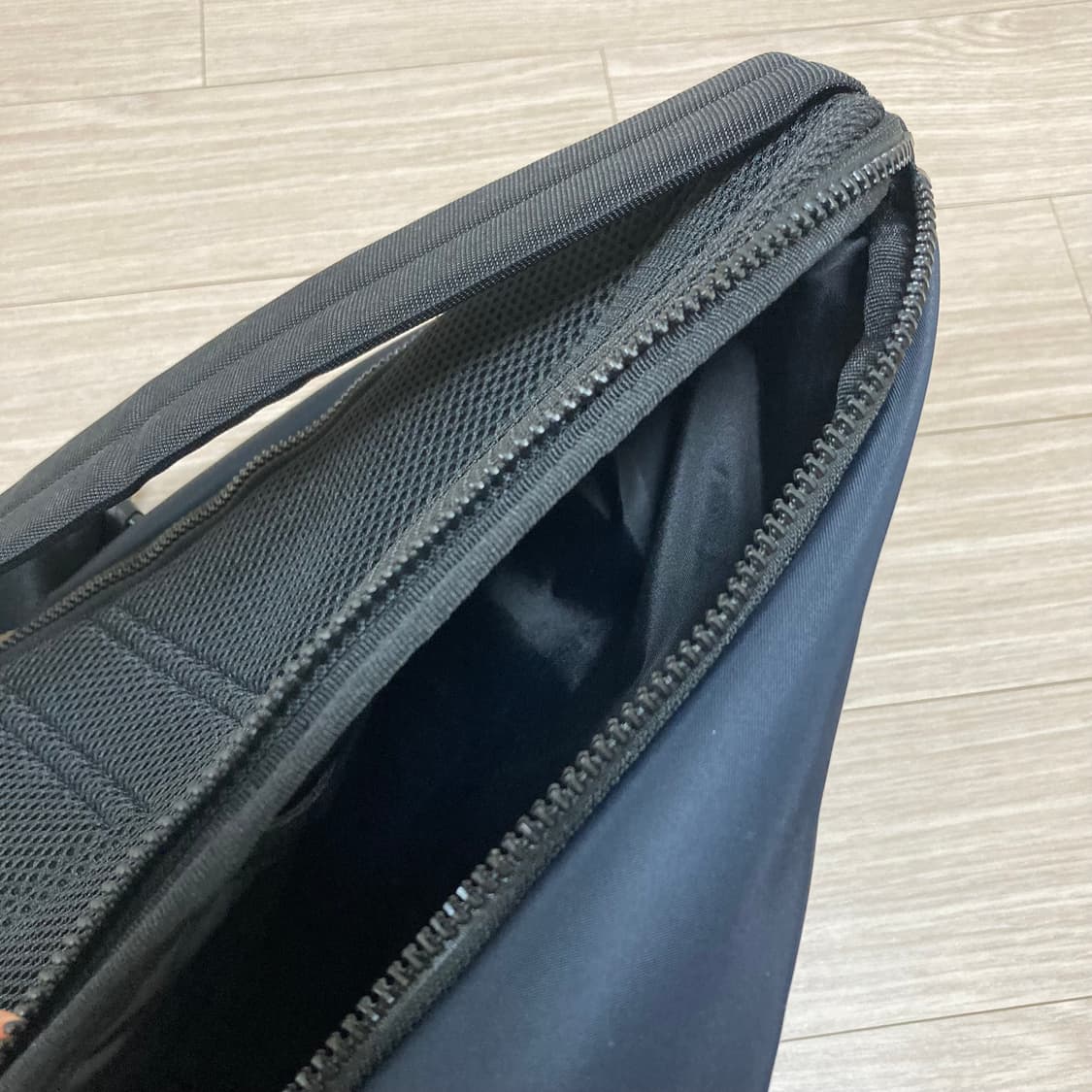 오니츠카 타이거 미니백팩 네이비 상품이미지3