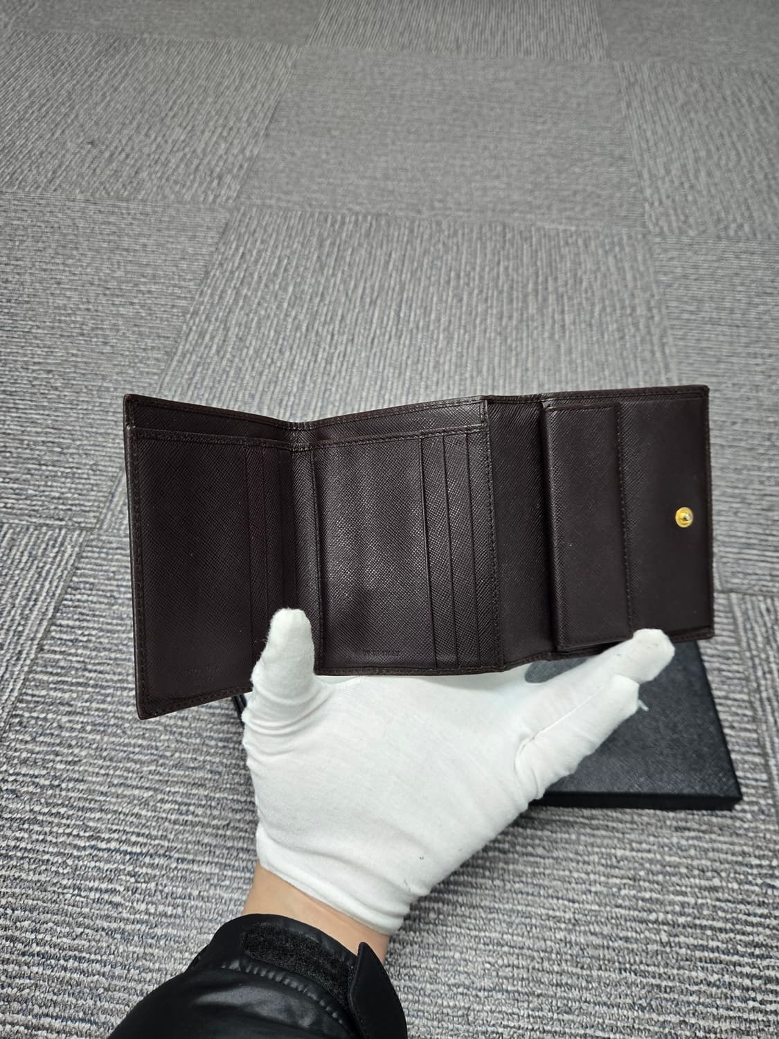 [정품][특가]프라다 사피아노 삼단지갑 상품이미지5