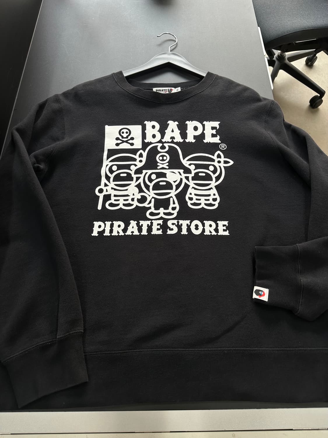 베이프 PIRATE 크루넥 맨투맨 상품이미지4