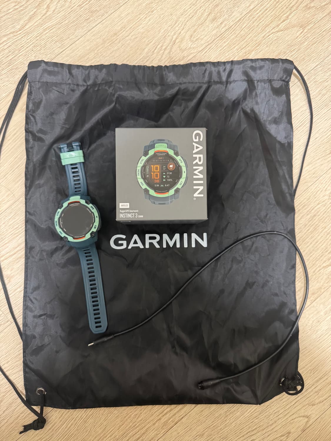 가민 인스팅트3 아몰레드 판매합니다 상품이미지3