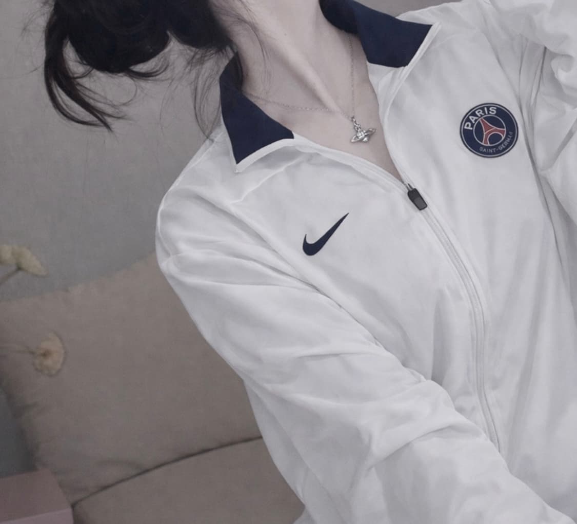 🐰나이키 파리생제르망 파생제 화이트 유일매물 점퍼🪽 상품이미지1