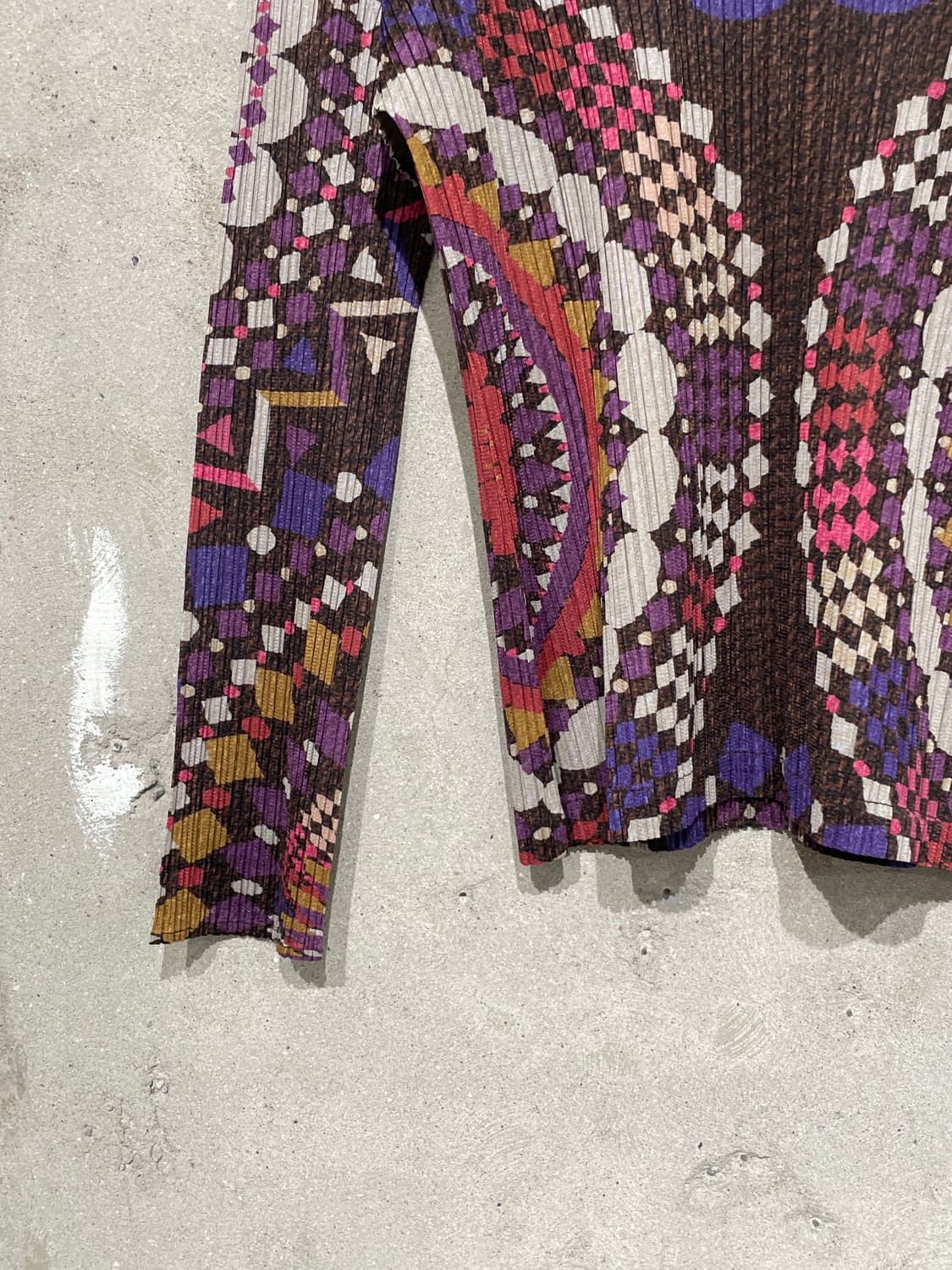 플리츠 플리즈 믹스 모티프 롱 슬리브 탑 상품이미지4