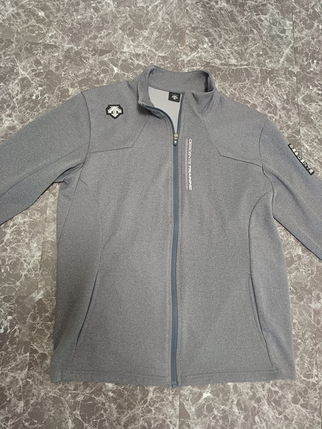 데상트 트레이닝 집업 L 상품이미지1