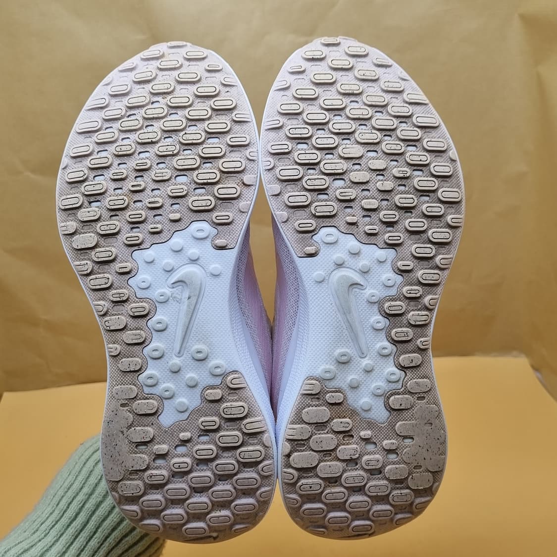 나이키 레볼루션7 여성런닝화235  상품이미지3