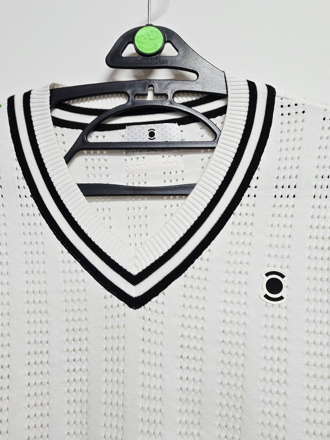 와이드앵글 화이트 브이넥 니트 조끼 상품이미지2