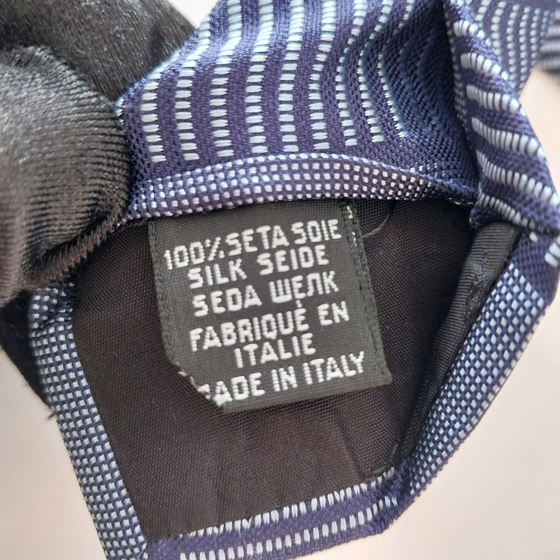 트루사르디 실크 스트라이프 자카드 넥타이 9.4cm A+등급 K1294
 상품이미지10