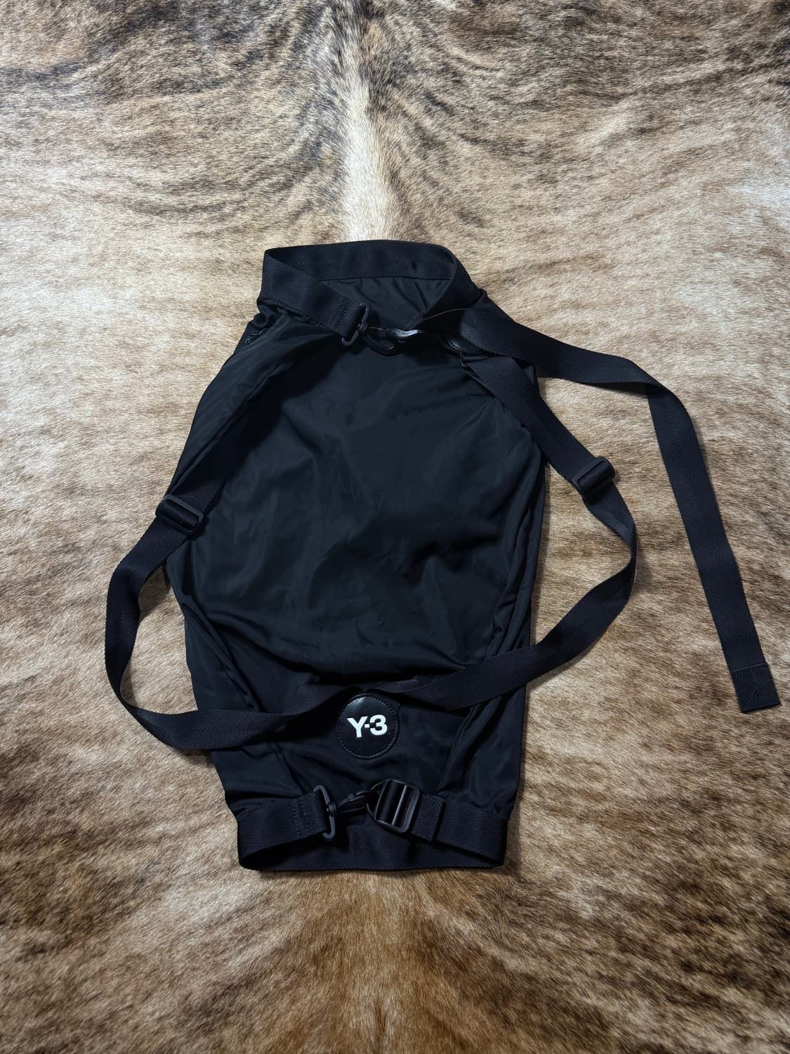 Y-3 Technical Sling Backpack  상품이미지1