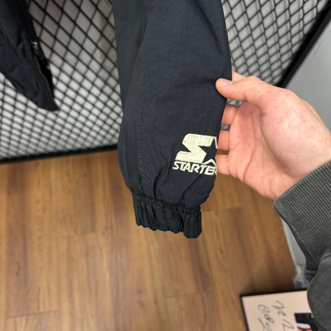 NBA X 스타터 시카고불스 아노락 패딩 점퍼 후면 빅로고 디테일 블랙 상품이미지6