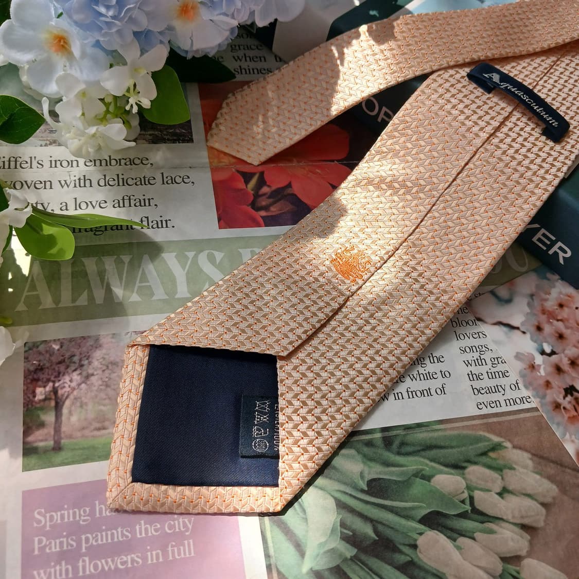 아쿠아스큐텀 실크 오렌지 패턴 넥타이 8.5cm A~B등급 E944
 상품이미지5