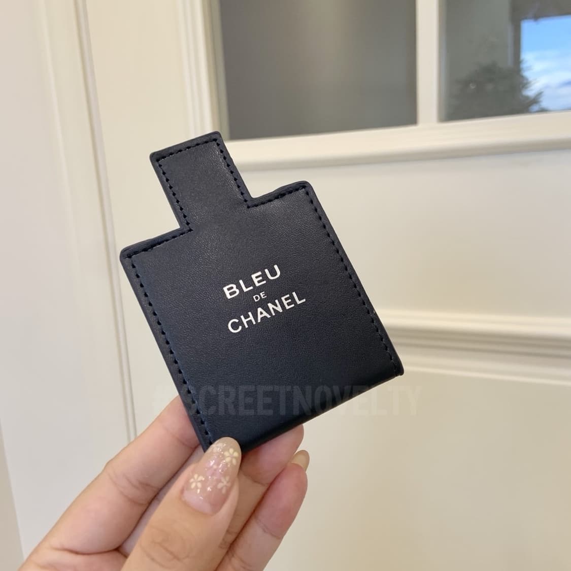 샤넬뷰티 블루 드 퍼퓸 그루밍 똑딱이 거울 & 빗 세트  상품이미지8