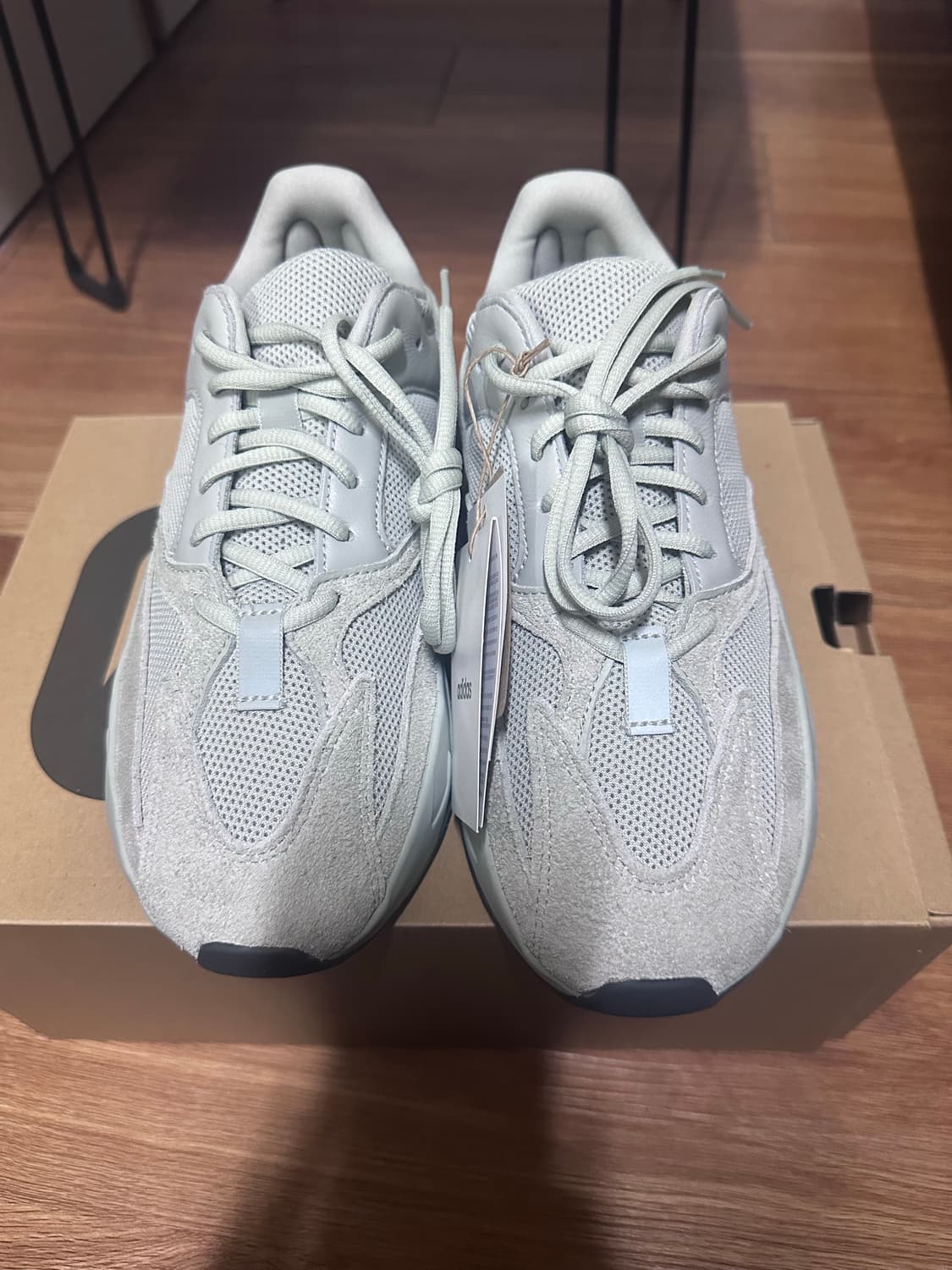 아디다스 이지부스트 700 솔트 255 새상품 상품이미지1