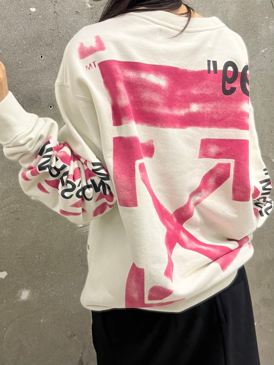 Off White 오프화이트 화이트 스탠실 애로우 맨투맨 상품이미지1