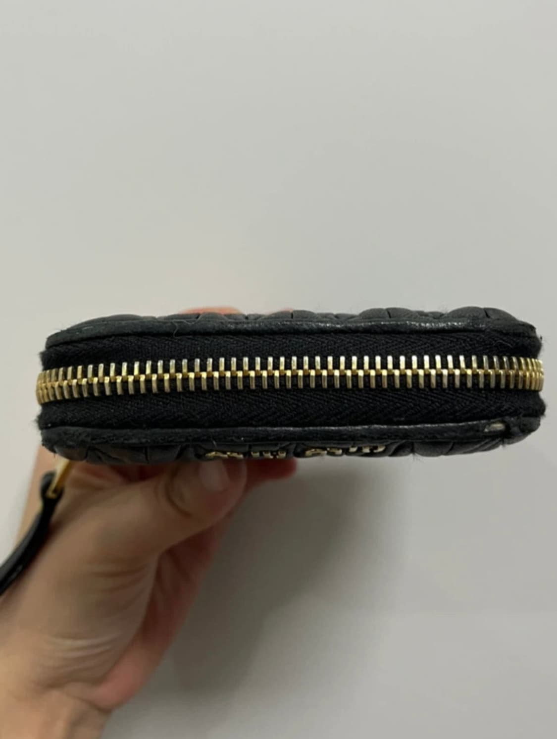 [정품] 미우미우 마틀라쎄 퀄팅 레더 지퍼 반지갑 (블랙) 풀구성품 상품이미지2