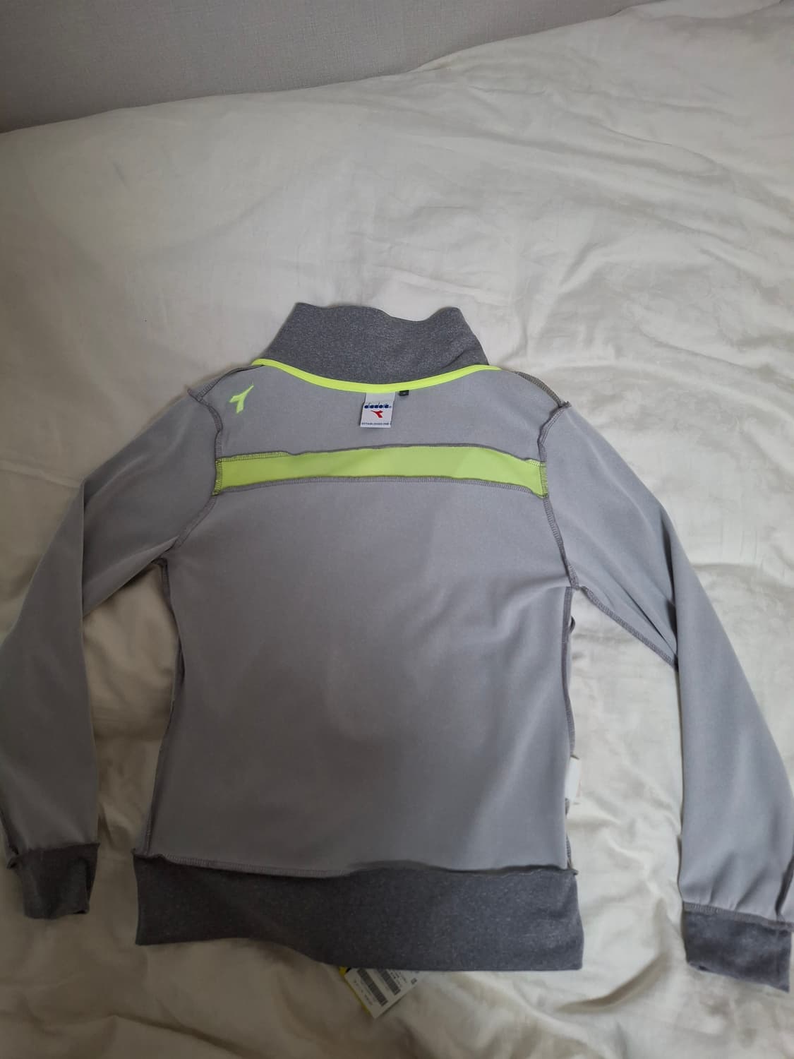 새상품 디아도라 여성 트레이닝복 정품 상의 S  그레이 슬림핏 상품이미지10