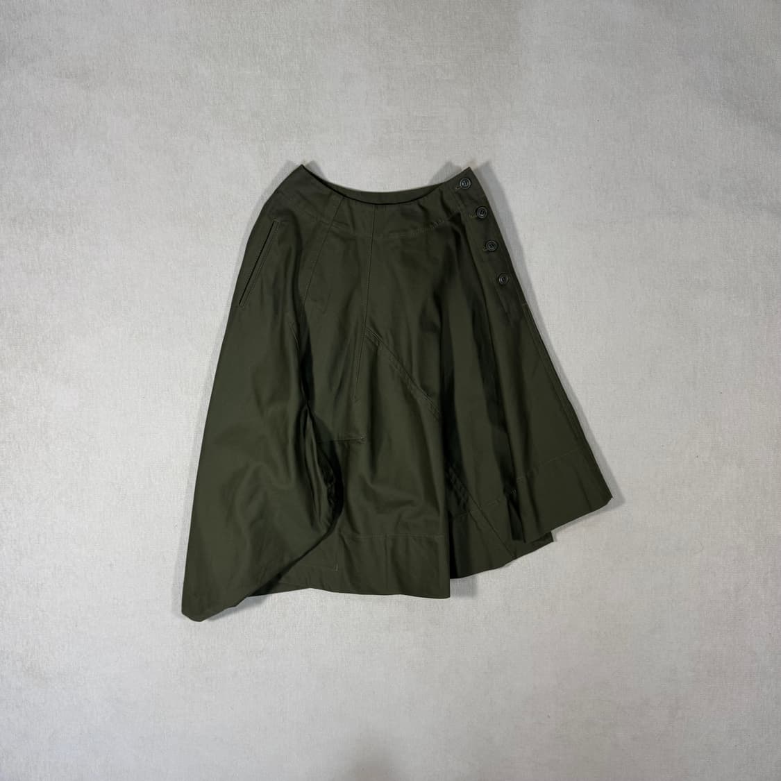 Asymmetrical Khaki skirt 상품이미지1