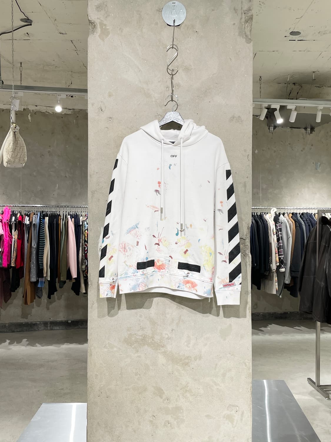 오프화이트 화이트 페인팅 애로우 후디 상품이미지1