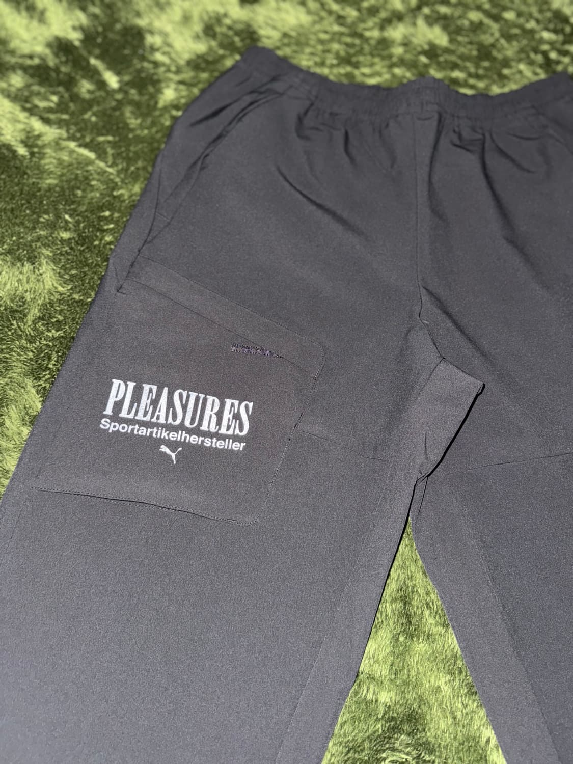 [M] PLEASURES 플레져스 X 푸마 콜라보 카고 팬츠 스트레치 상품이미지4