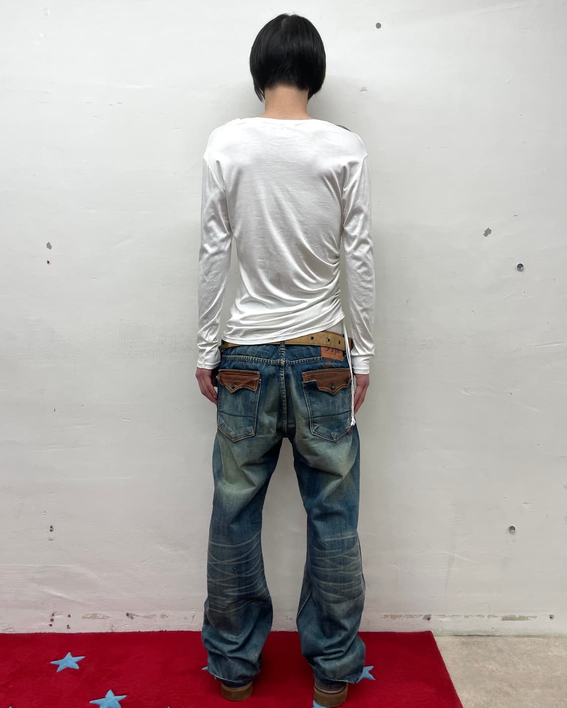 Graphic Shirring Strap White Long Sleeve 상품이미지5