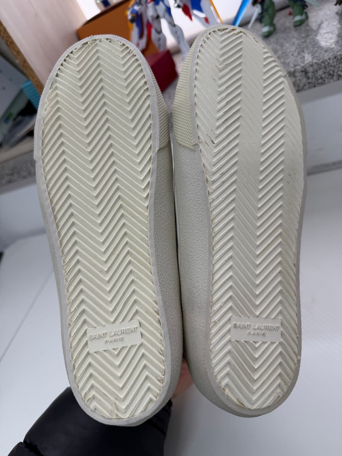 새제품) 생로랑 정품 체크보드 하이탑 스니커즈 40.5 상품이미지10