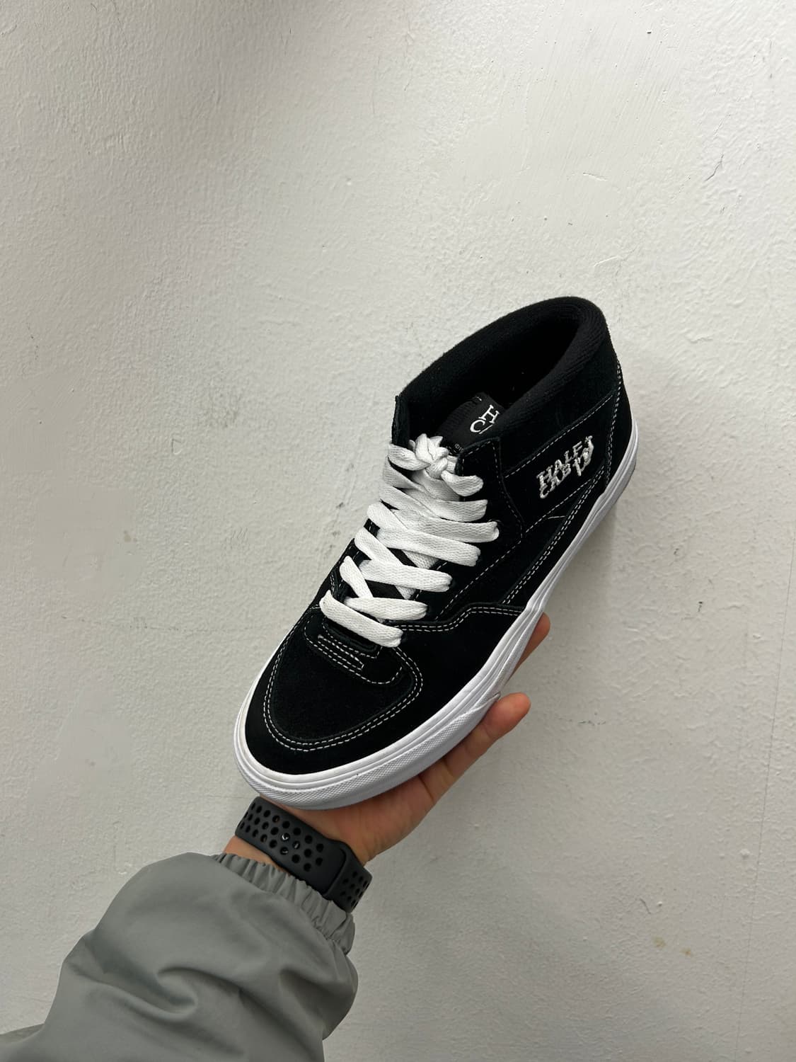 반스 하프캡 블랙 스웨이드 스니커즈 260 상품이미지3