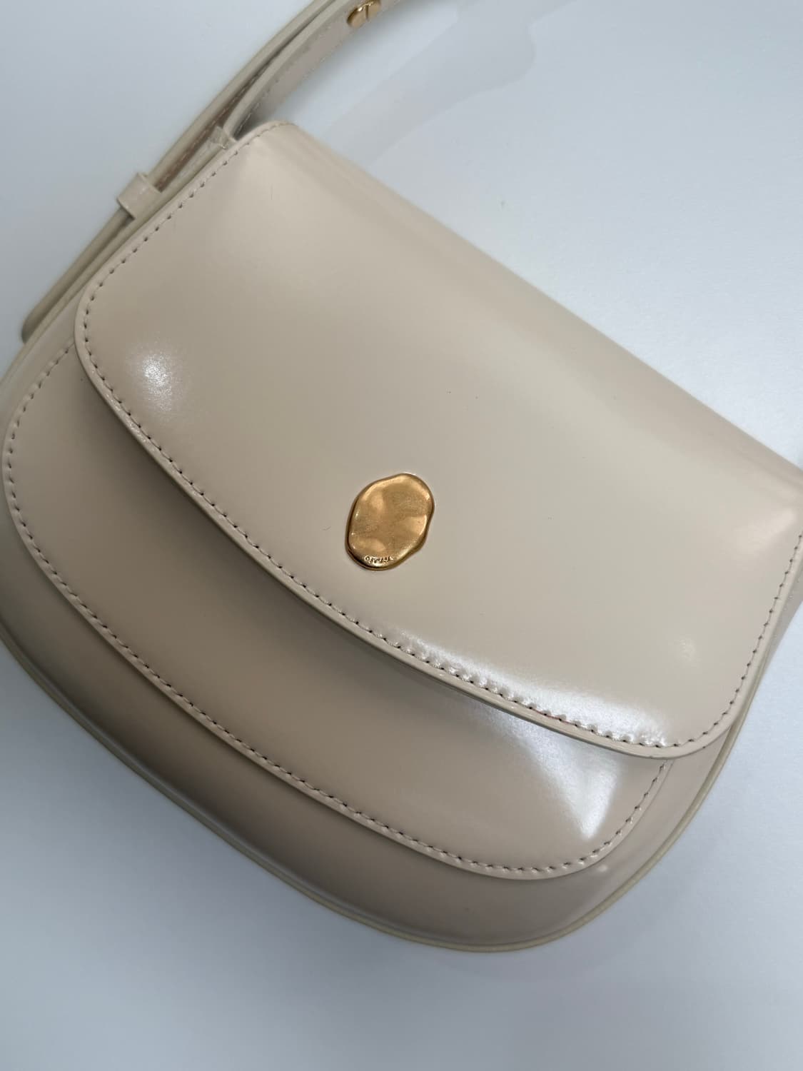 오스트카카 미니새들 아이보리 컬러 미착용 제품 상품이미지3