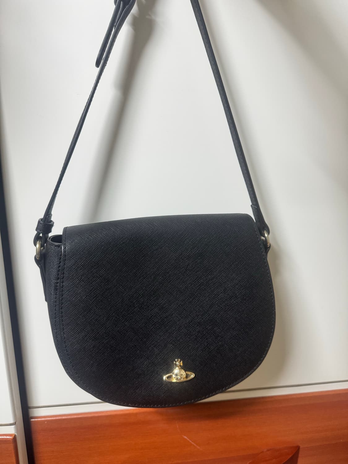 비비안웨스트우드 크로스백 상품이미지1