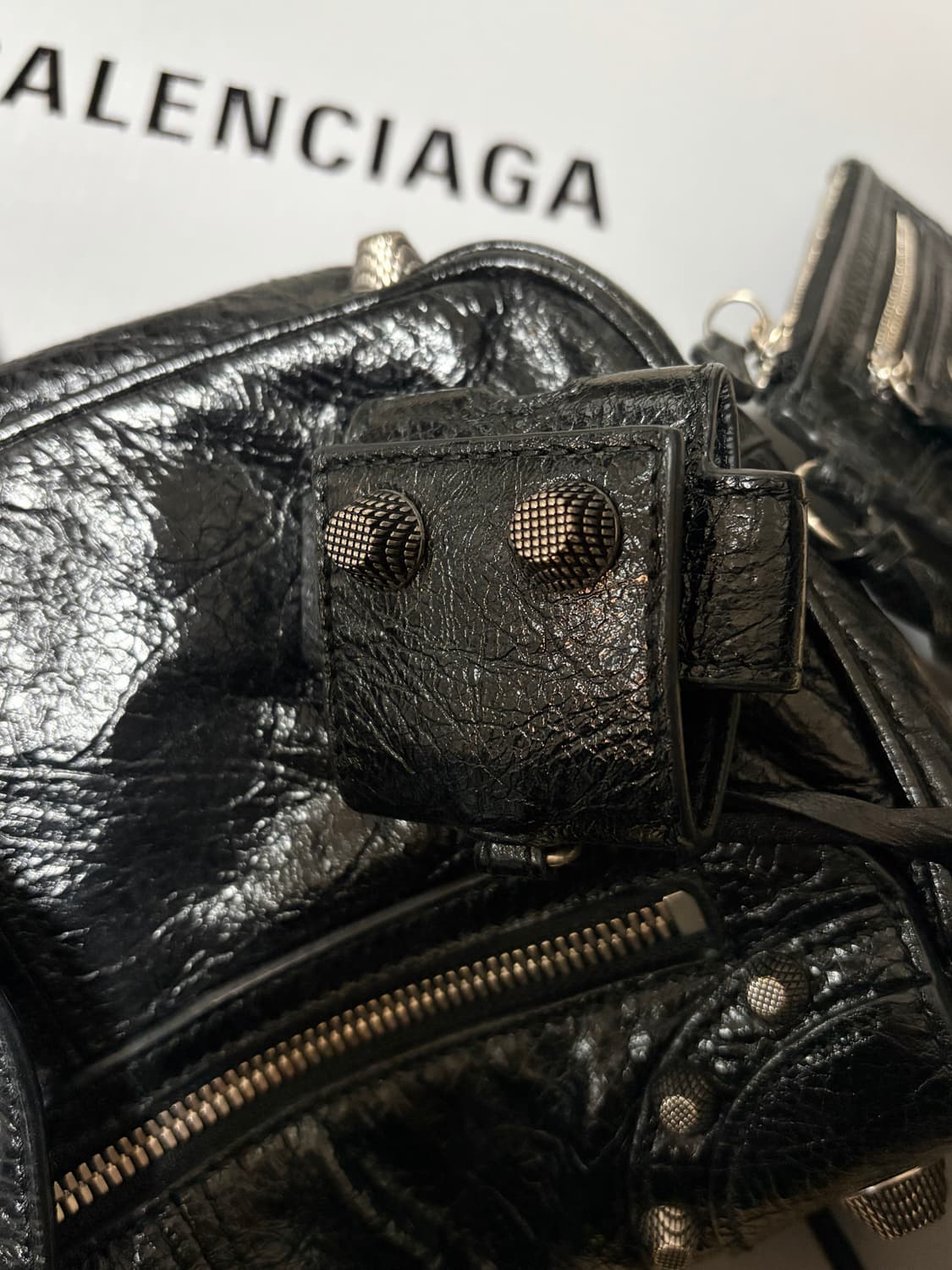 발렌시아가 르카골 플랩백 크로스백 상품이미지5