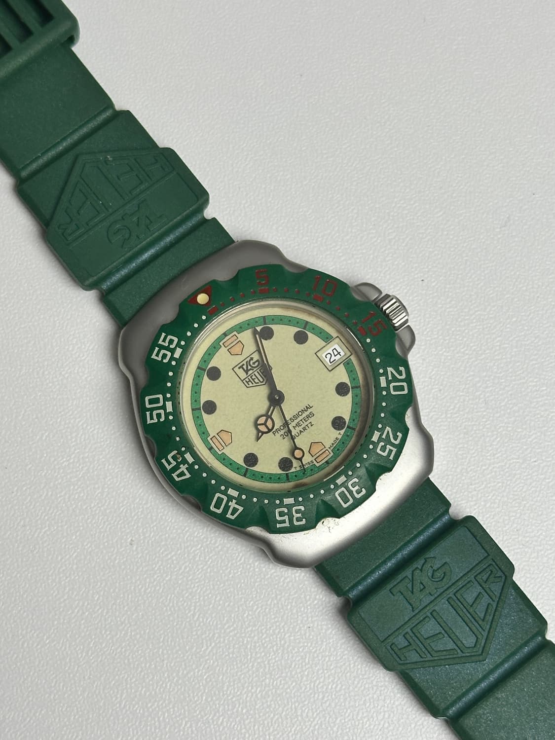 태그호이어 포뮬러1 kith 콜라보 원판 상품이미지5