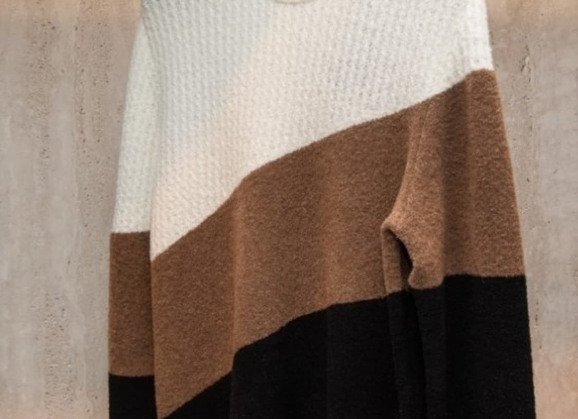 타임 옴므 사선 컬러 블럭 크루넥 니트 상품이미지2