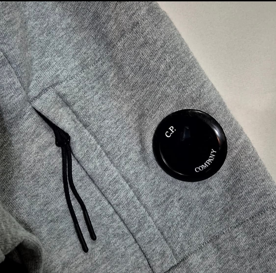 Cp컴퍼니 맨투맨 L 상품이미지2