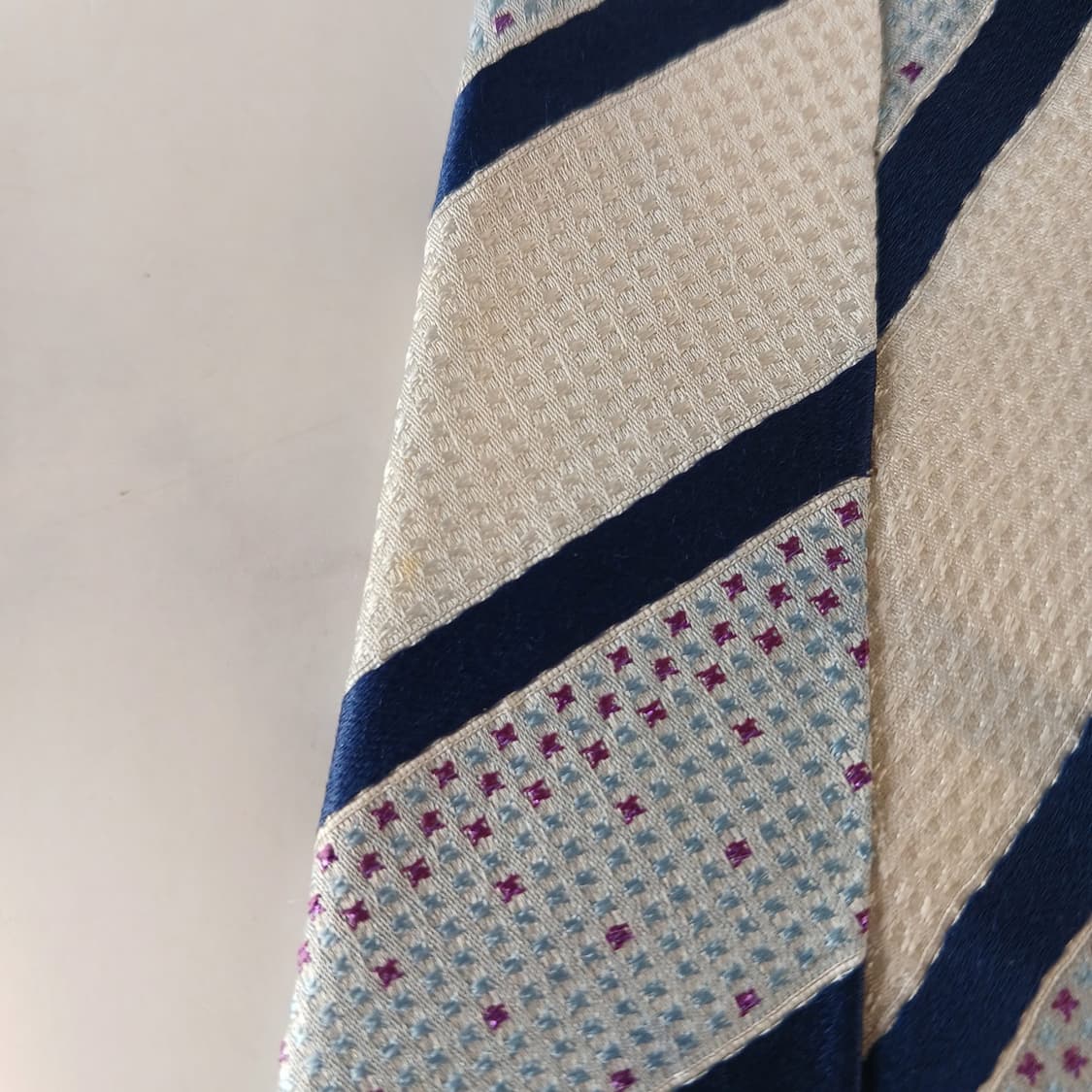 니나리치 실크 아이보리 스트라이프 넥타이 9.2cm A등급 A19459
 상품이미지8