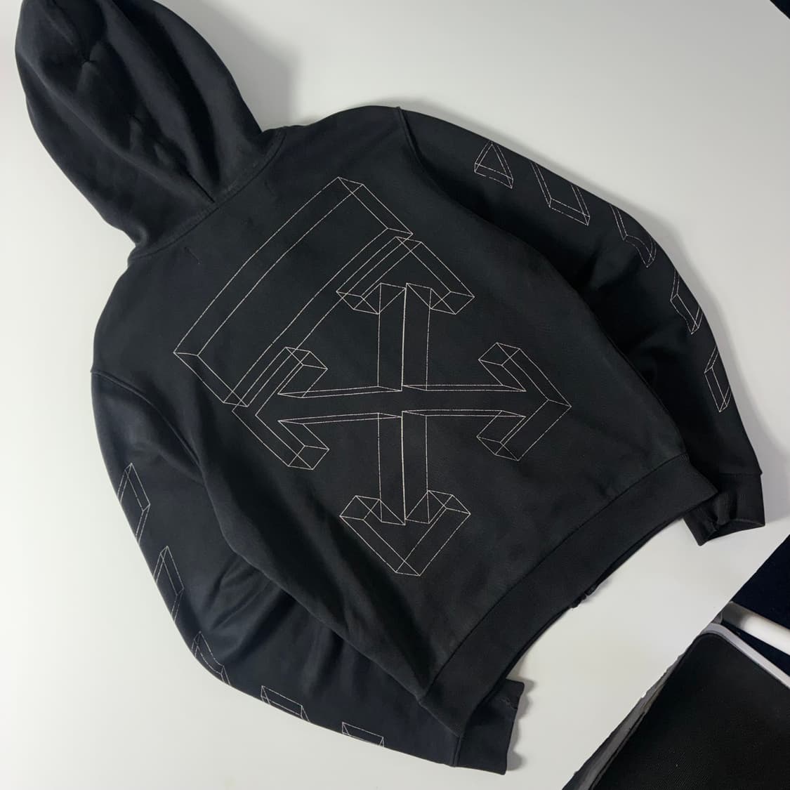 Off-white  오프화이트 3D 애로우 코튼 블랙 후드집업  상품이미지3