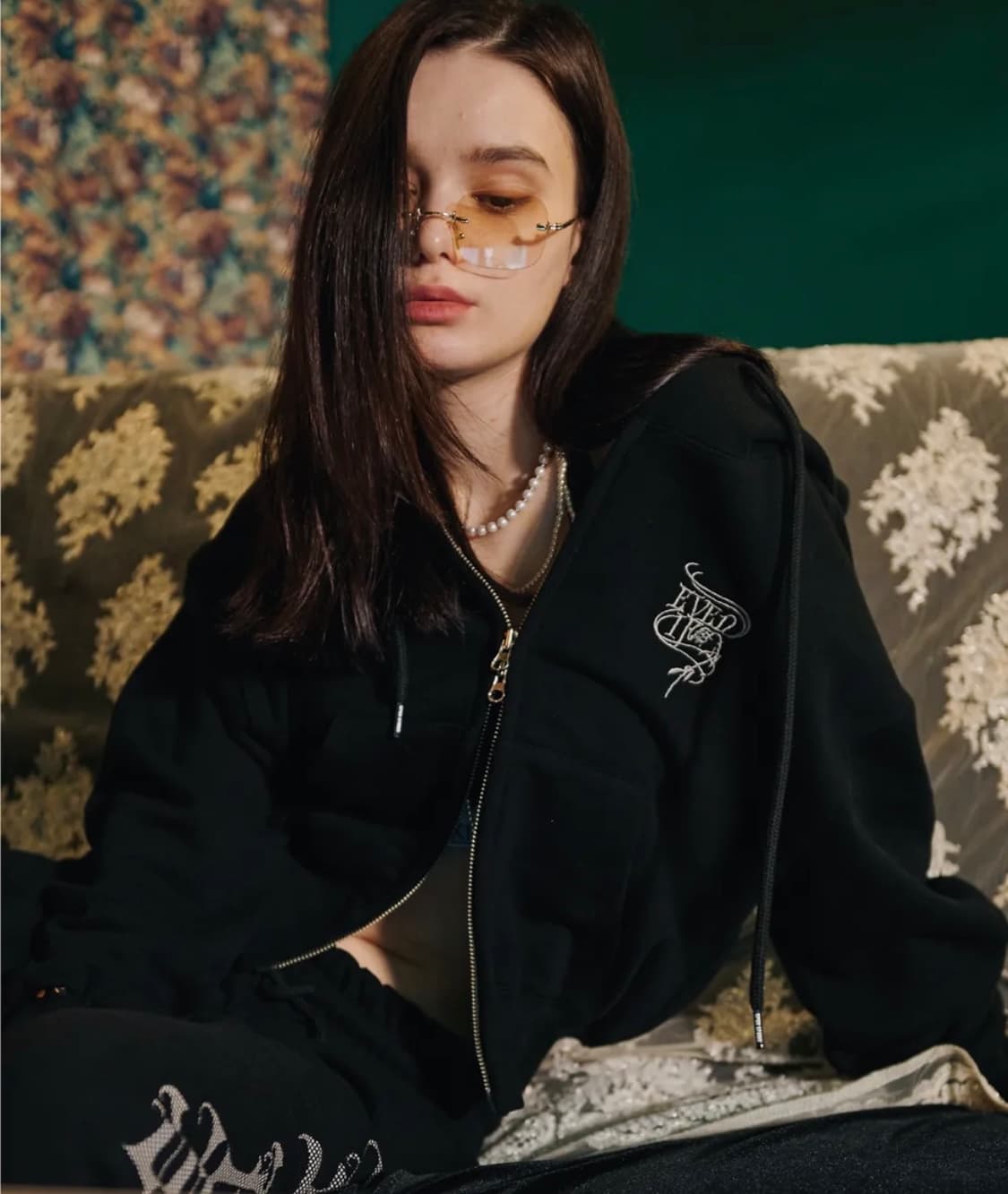 이퓨원트 후드집업 🖤 상품이미지2