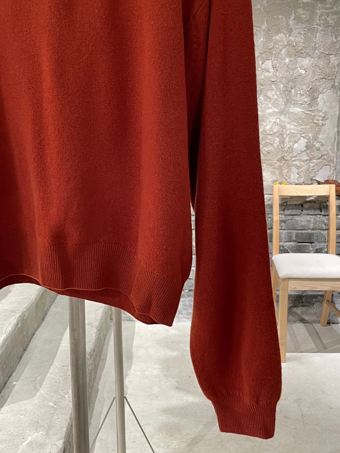 단톤 레디쉬 오렌지 로고 크루넥 니트 상품이미지5