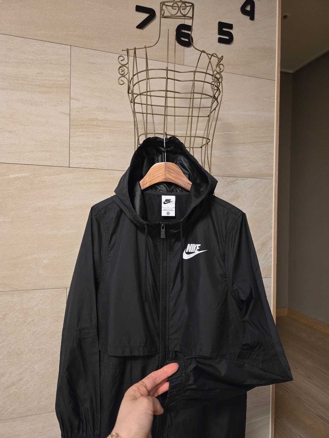 [s] 나이키 여성 바람막이 자켓 런닝복 상품이미지3